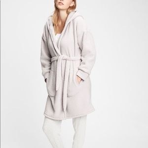 GAP Sherpa Robe - Light Gray